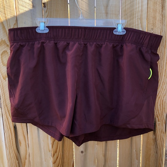 Athletic Works Core Women Running Shorts Deep Chianti Side Pockets Size XXL(20) - Picture 1 of 14